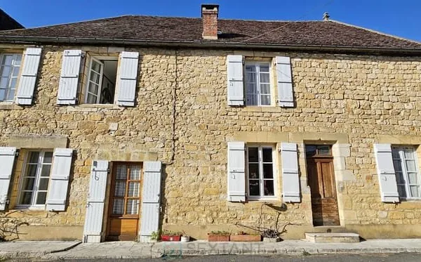 Dans la Bastide de Domme maison de 142 m²