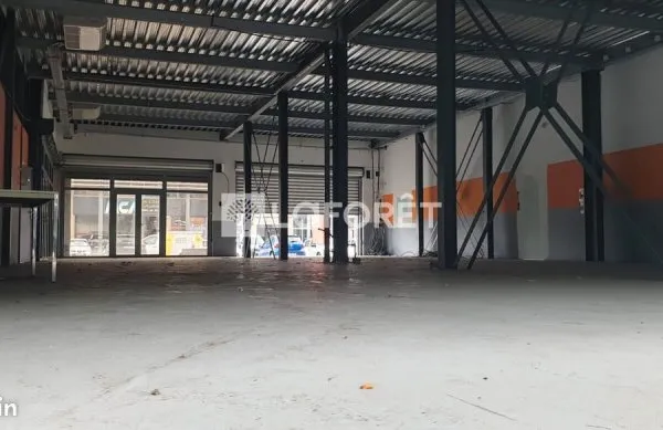 Local commercial 175 m² BAIE MAHAULT