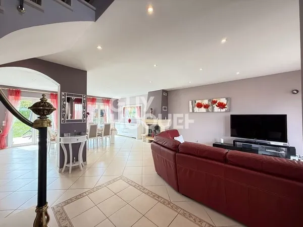 Maison 6 pièces 163 m²