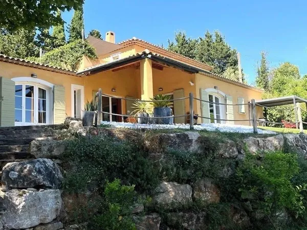Montauroux Proche village Villa 6 pièce(s) Belle vue