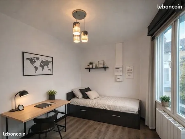 CALAIS - Studio MEUBLÉ 18m² Rénové | FIBRE INCLUSE | Proche Lycée & Gares