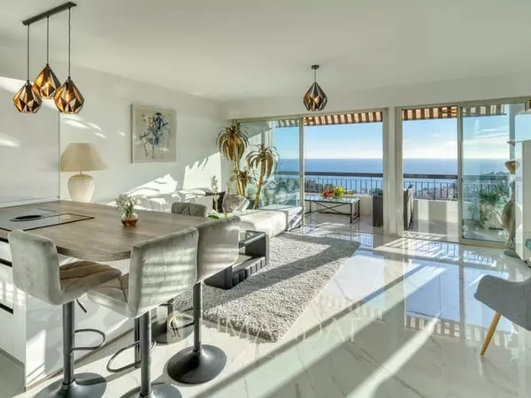 Exclusivité - Roquebrune Cap Martin - 2 pièces 53 m2 terrasse 16 m2 parking et cave