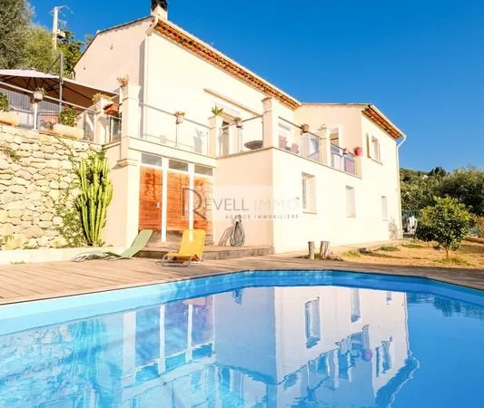 Villa 5 pièces 172 m²