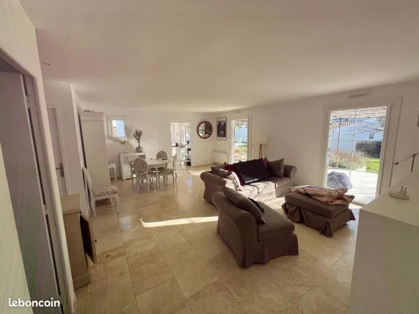 Maison familiale avec piscine - Grand terrain - Cadre provençal authentique
