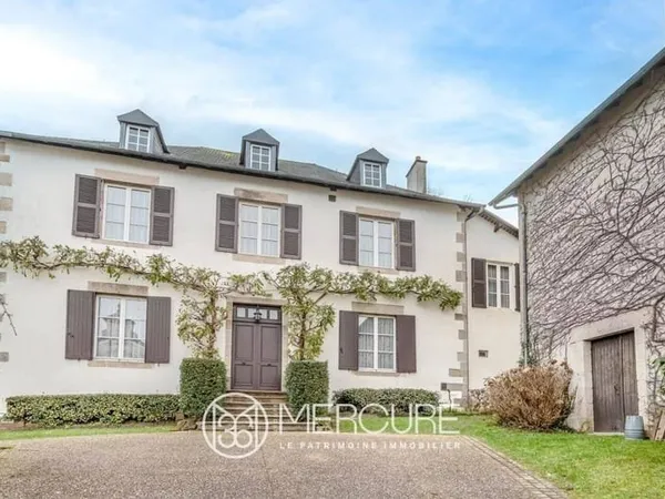 Maison 9 pièces 275 m²