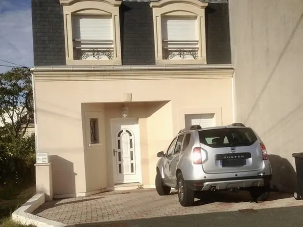 Maison à étage 89 m² - 3 chambres - Jardin - Parking - Proche commodités - Mérignac Mondésir/La Glac