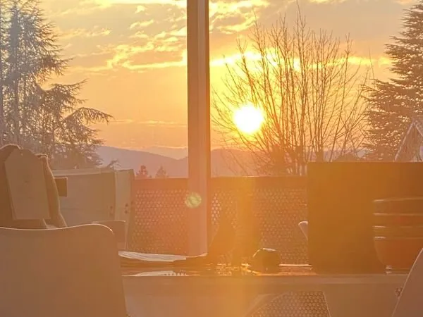 Attique d'exception 83 m² + 77 m² de terrasses - Vue dégagée & couchers de soleil - Opportunité déco