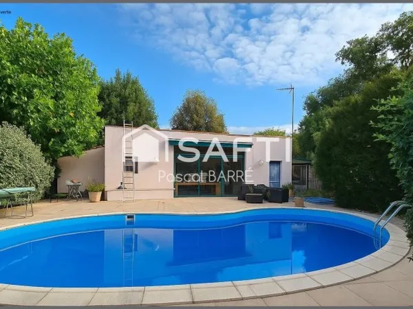 Grange en pierre avec piscine - verger au Girouard