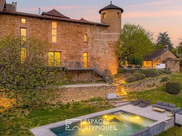 Maison 8 pièces 320 m²