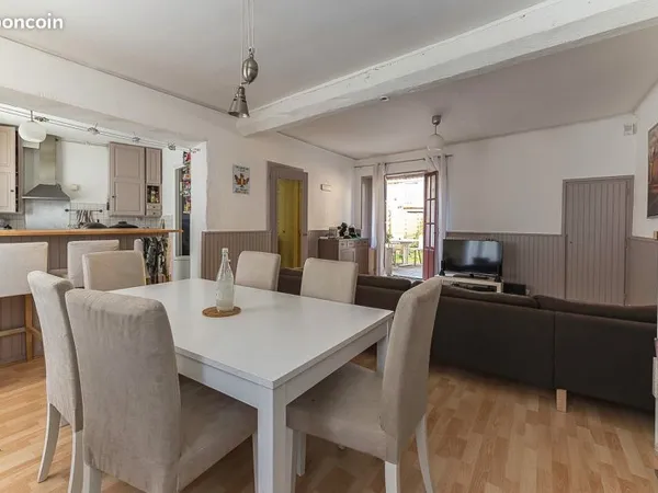 510 TOUT COMPRIS / Cergy Village - Chambre 11m² en coloc “premium” | Maison 180 m² meublée | Jardin 