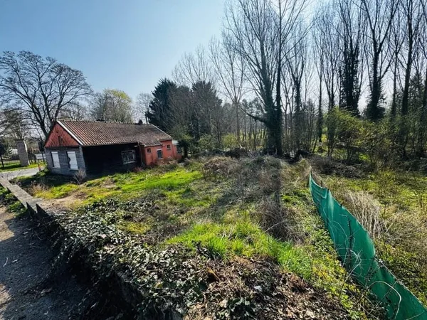 Terrain 576 m²