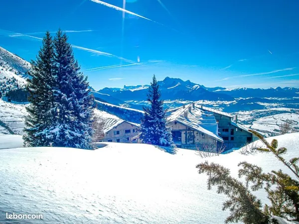 Projet de vie en altitude - 900 m² à aménager sur 2 hectares de forêt