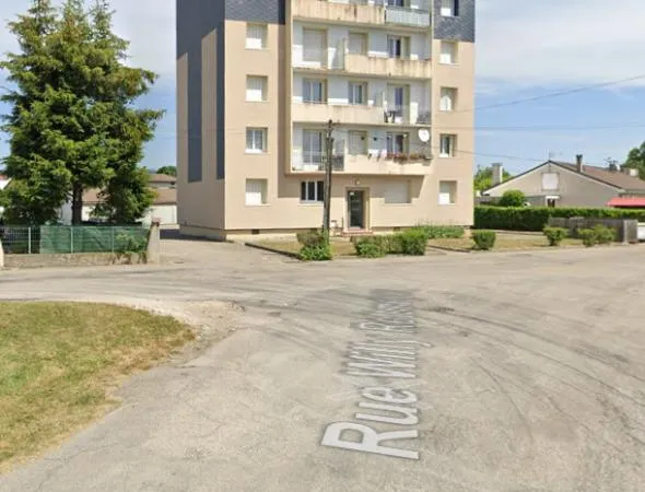 LOCATION T3 RIVES