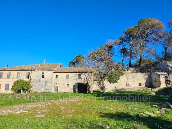 Maison 10 pièces 630 m²