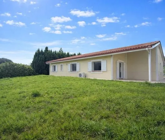 Maison de plein-pied située dan l'un des plus beaux villages de France dans un secteur recherché