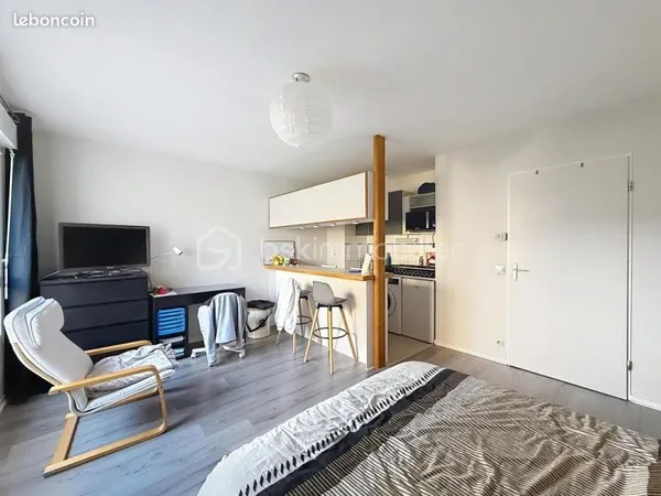 Studio 1 pièce 27 m²