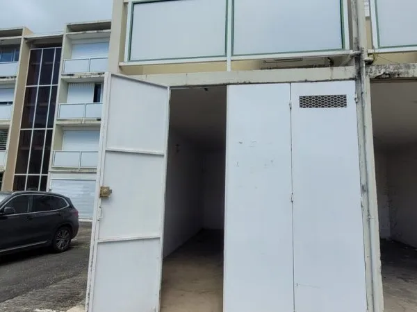 RARE A LA VENTE - BAS DU FORT - GARAGE FERME