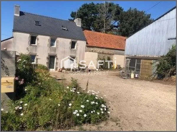 CORPS DE FERME très proche centre ville Plouescat