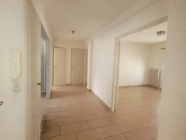 BOUCLE - BEL APPARTEMENT T4 DE 91 M²