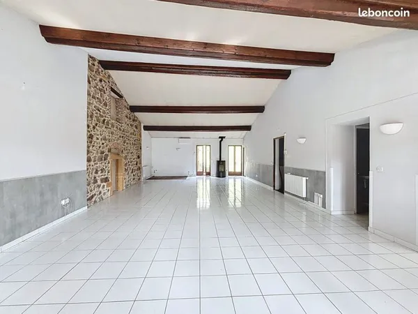 Loft 2 pièces 109 m²