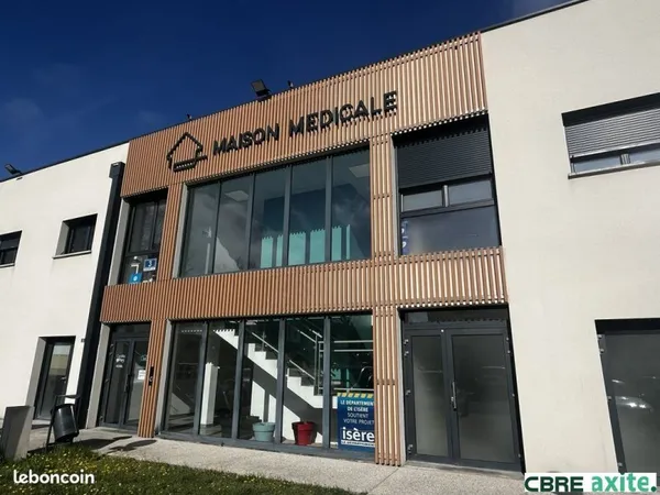 BUREAUX 120 m² BOURGOIN JALLIEU