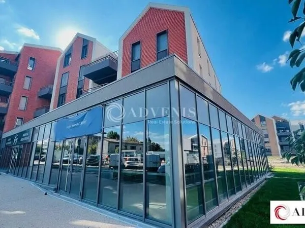 Local commercial 147 m²