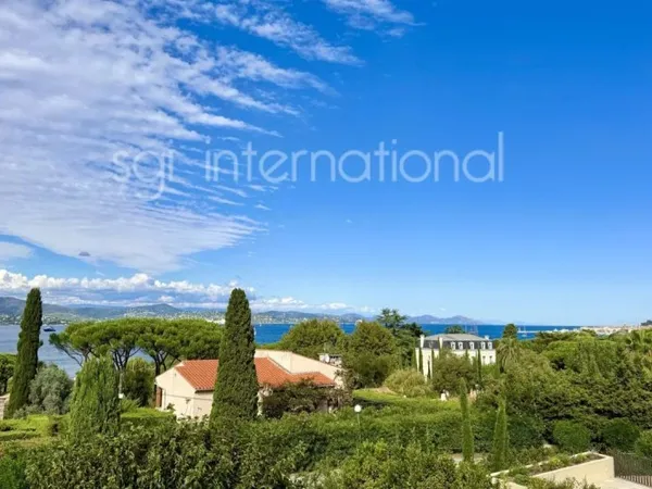 REF 2320: GASSIN - SINOPOLIS - VUE MER