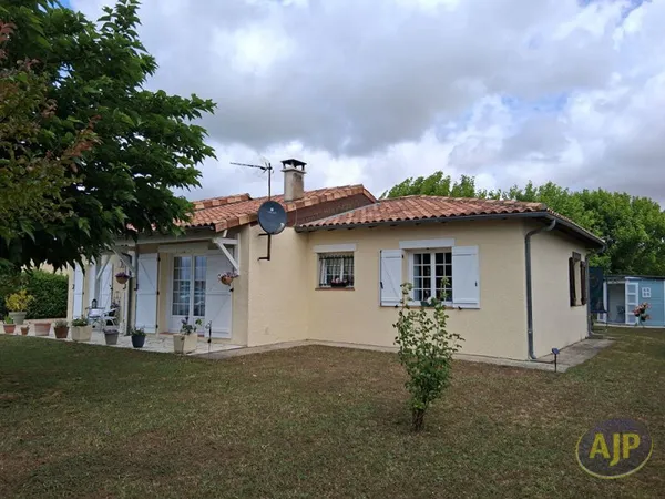 Maison à Saint Seurin de Cadourne
