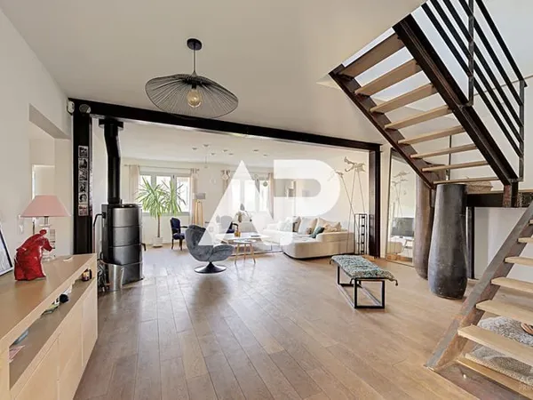 Maison Suresnes 8 pièce(s) 274 m2