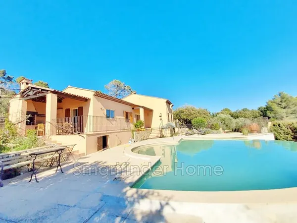 Maison 8 pièces 228 m²