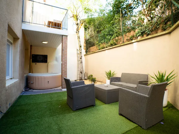 DUPLEX RENOVE AVEC TERRASSE ET BALCON