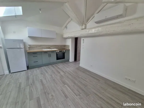 🏡 Appartement 2 pièces rénové à neuf - Proche gare du Péage-de-Roussillon (48m2) - Disponible immédi
