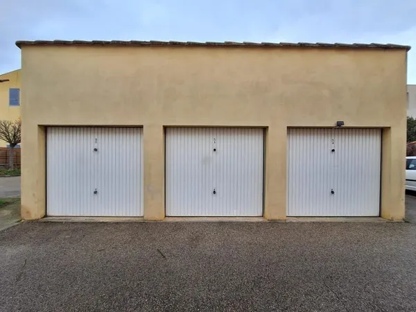 GARAGE A LOUER ILSE/SORGUE - 63€ + TVA