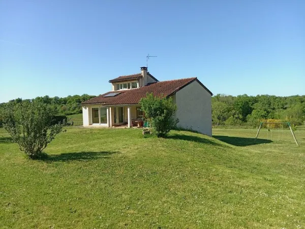 Maison de plain pied avec mezzanine et sous-sol