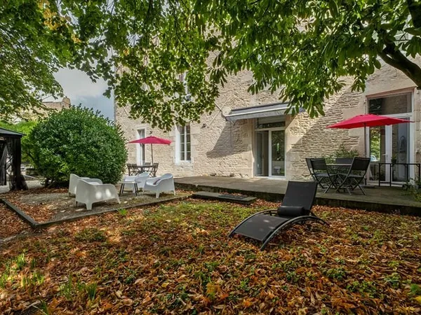 Maison proche La Rochelle 10 pièces 360 m²
