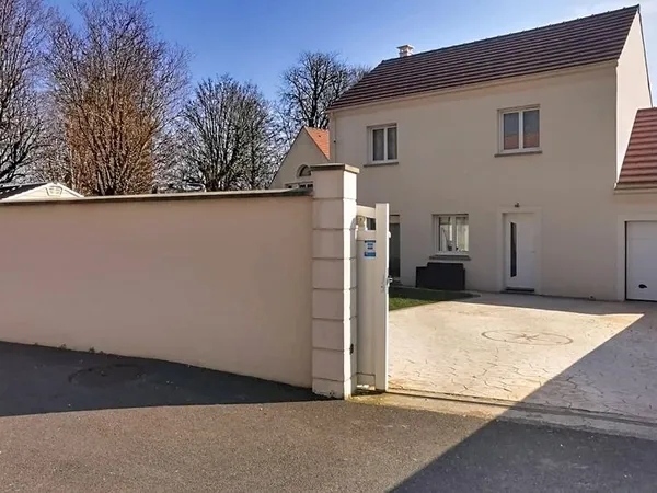 “Coup de coeur assuré pour cette maison récente, lumineuse et parfaitement équipée, idéale pour une 