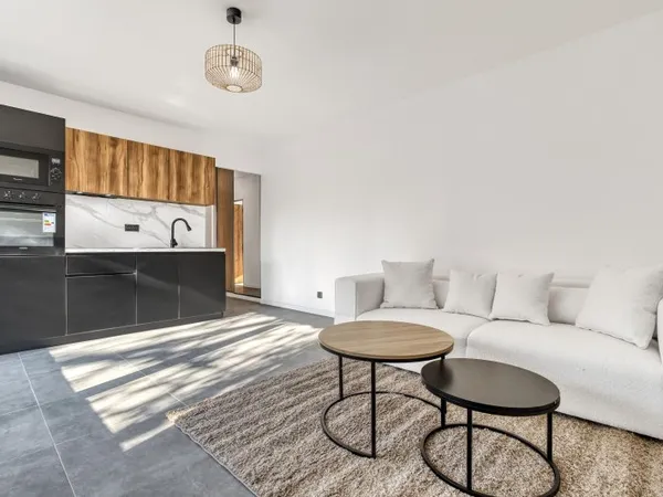 Appartement 3 pièces 60 m² | Entièrement rénové