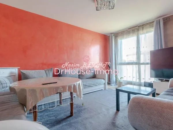 Appartement avec 2 chambres, parking à proximité de la gare