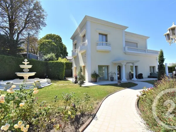 Maison 8 pièces 182 m²