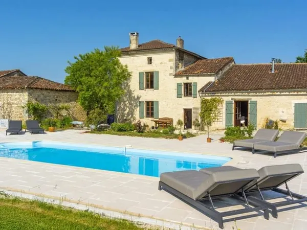Maison 8 pièces 301 m²