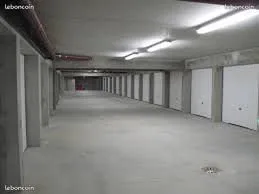 Garage dans residence fermee