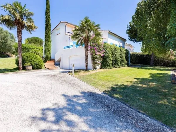 Villa 5 pièces 200 m²