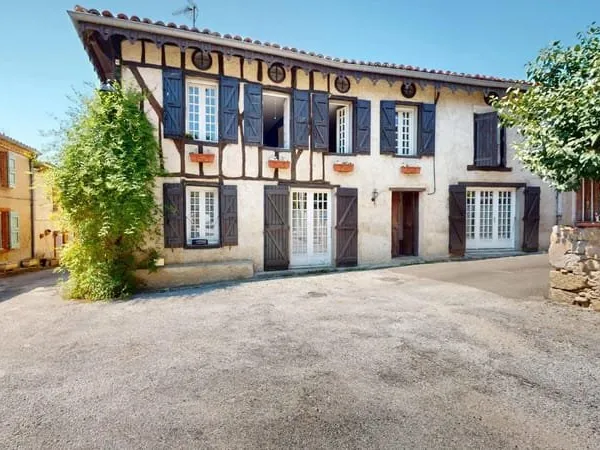 Axe Toulouse Revel - Maison de village avec garage et jardin