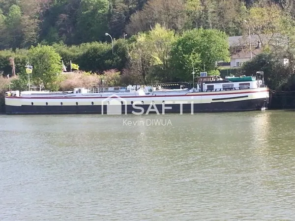 Péniche 7 pièces 200 m²
