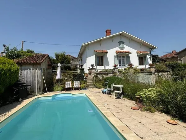 Maison de caractère avec piscine et vue imprenable