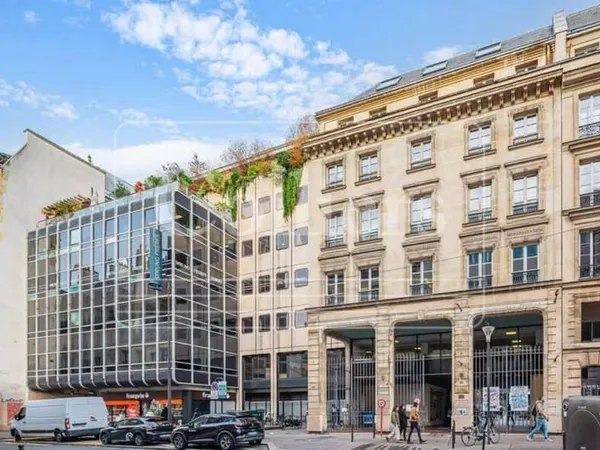 Bureaux 750 m²