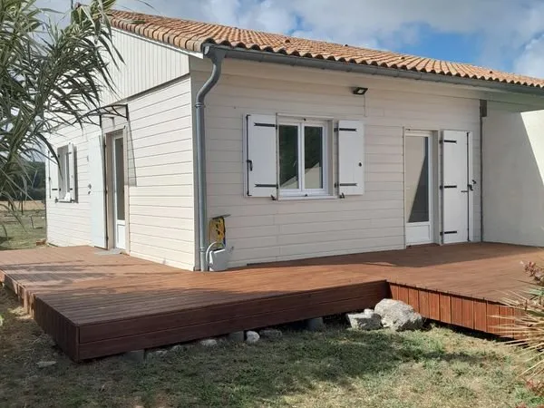 Maison meublée f 3 a louer a corme écluse 17600