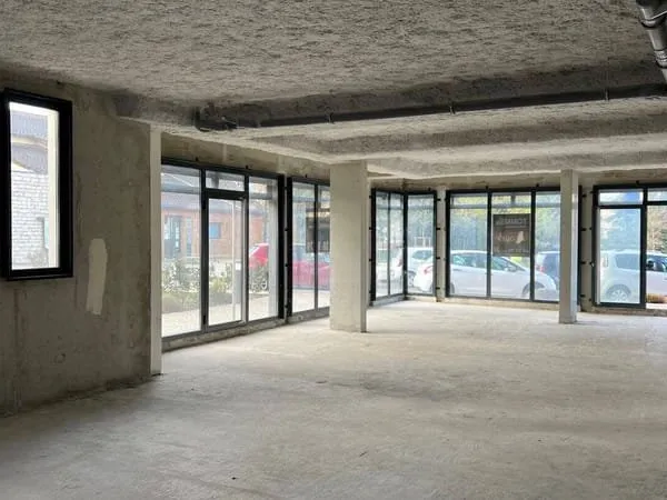 Local commercial 118 m²