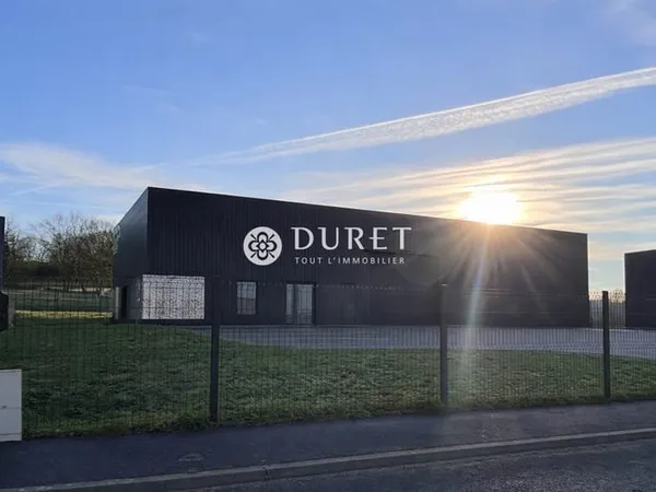 Local d'activité 303 m²