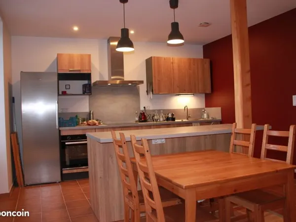 Chambre dans colocation plein centre ville Aubenas